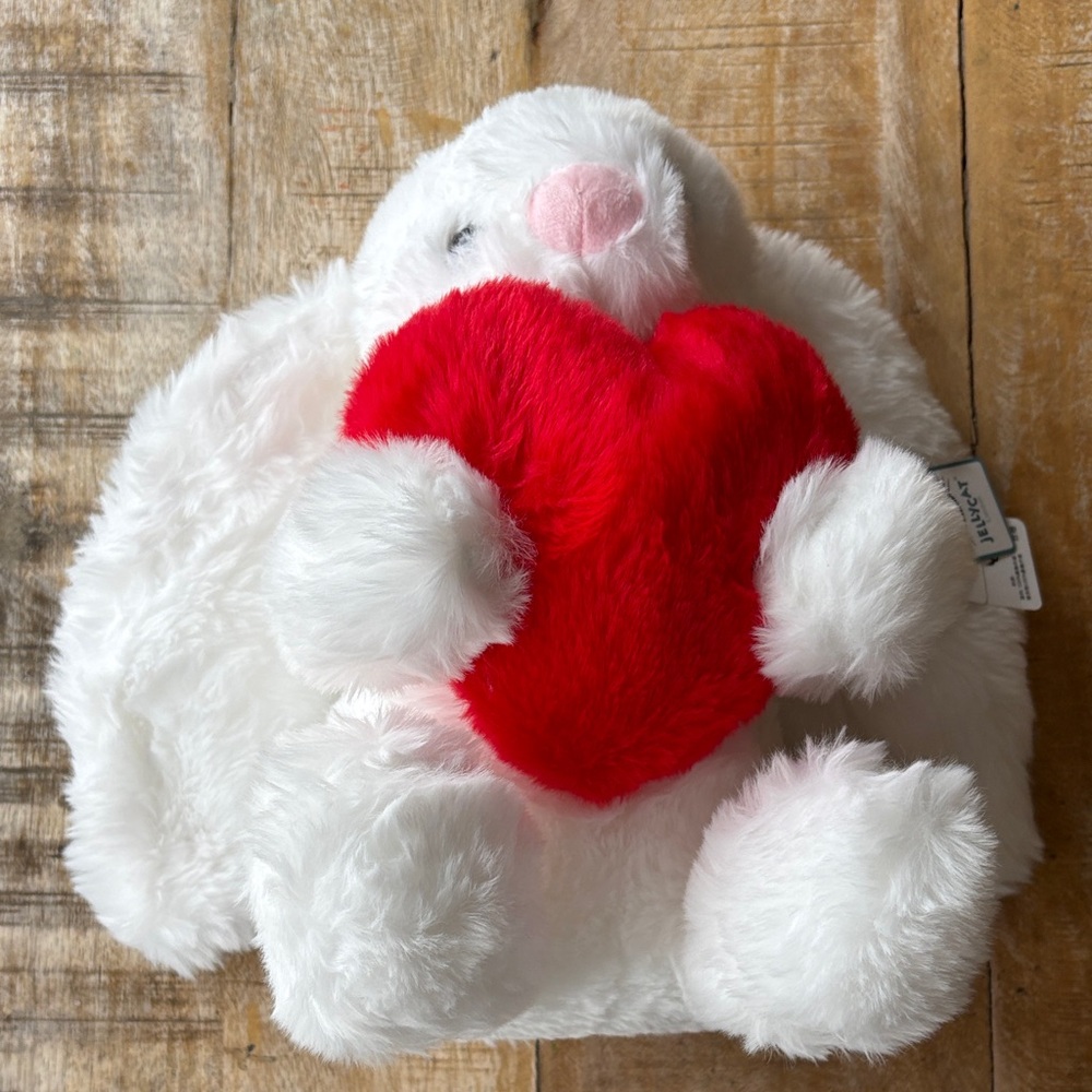 NWT Jellycat Bashful Red Heart Love Bunny - Picture 2 of 7